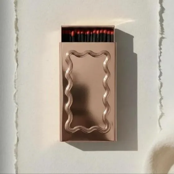Funda metálica grabada para caja de cerillas